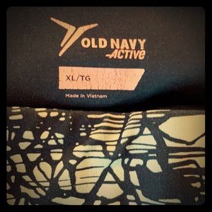 Old Navy Compression Crop High Waist Leggings